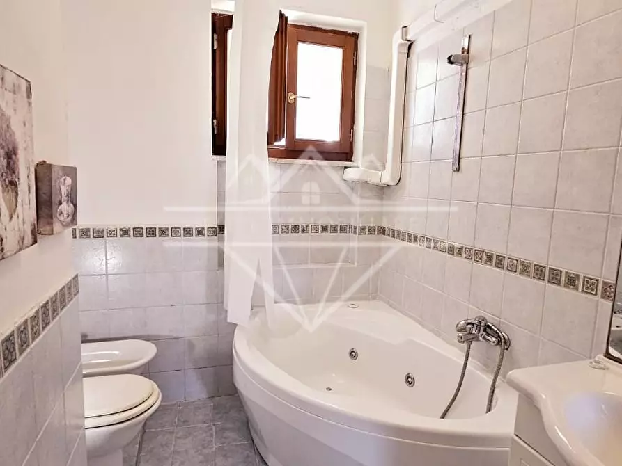 Immagine 14 di Mansarda in affitto  a Carrara