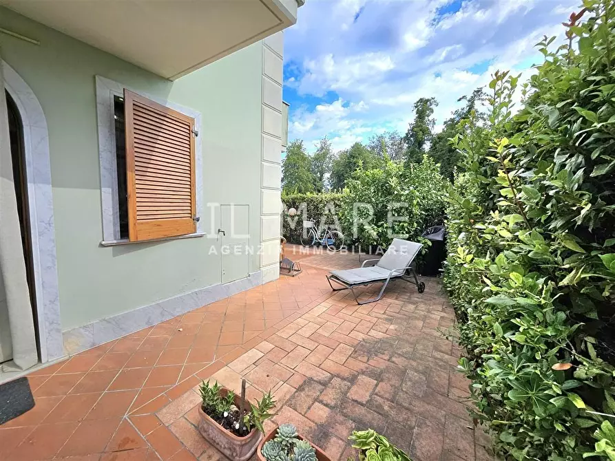 Immagine 2 di Villetta a schiera in vendita  a Massa