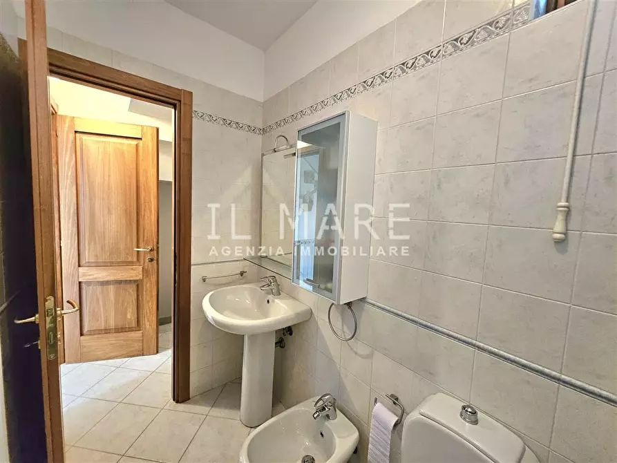 Immagine 8 di Villetta a schiera in vendita  a Massa