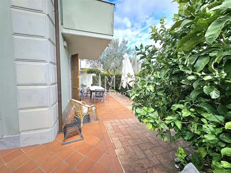 Immagine 30 di Villetta a schiera in vendita  a Massa