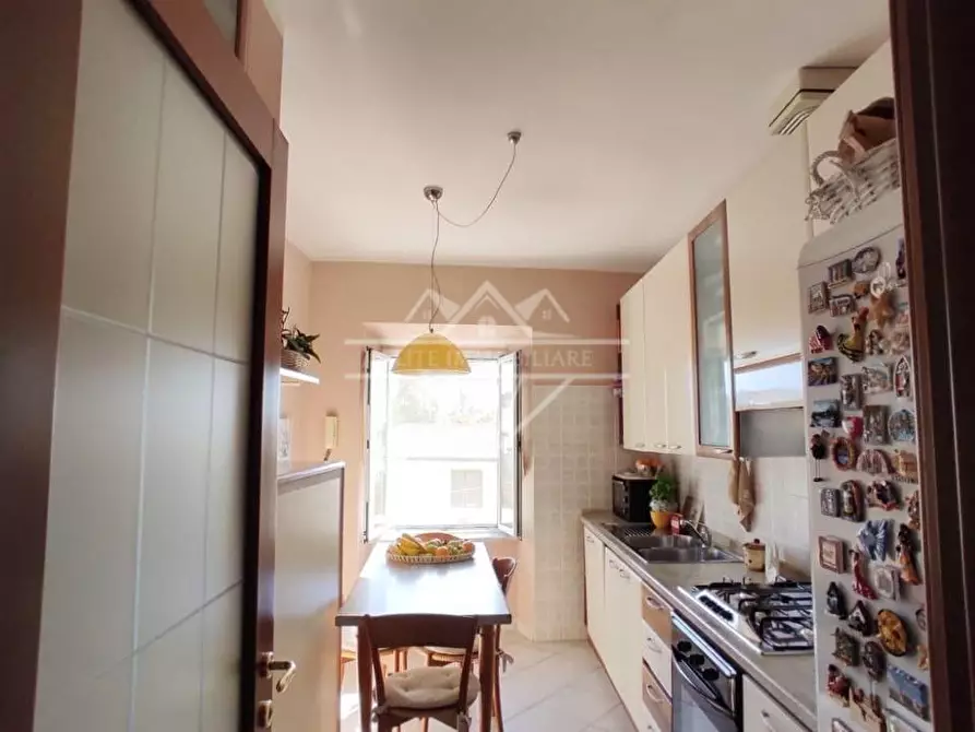 Immagine 2 di Appartamento in vendita  a Massa