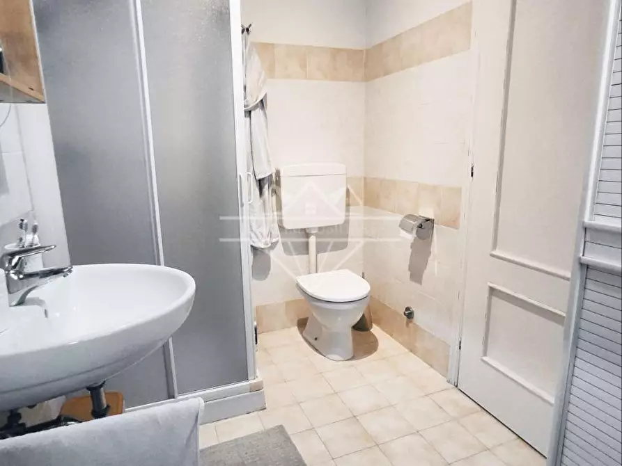 Immagine 17 di Appartamento in vendita  a Massa