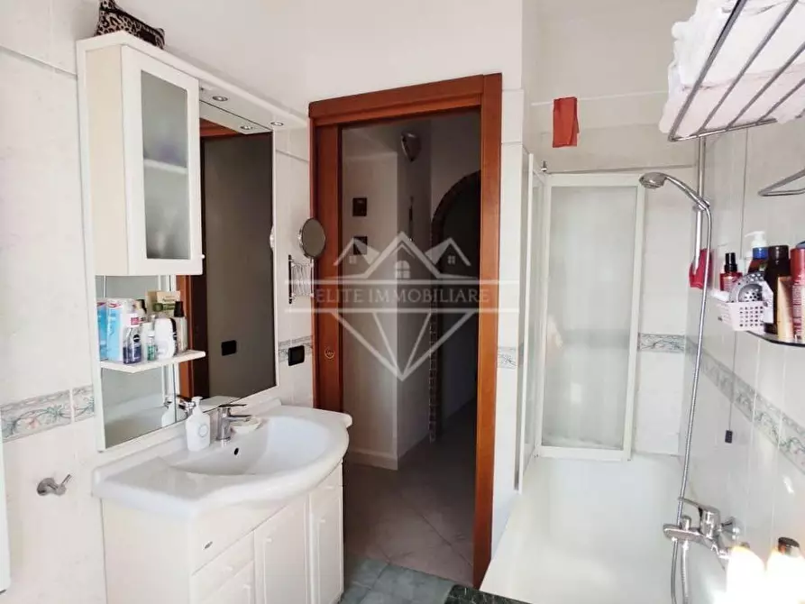 Immagine 9 di Appartamento in vendita  a Massa