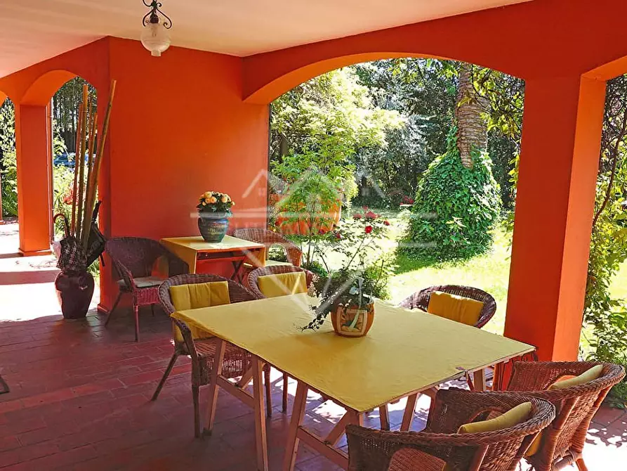 Immagine 6 di Villa in affitto  a Carrara