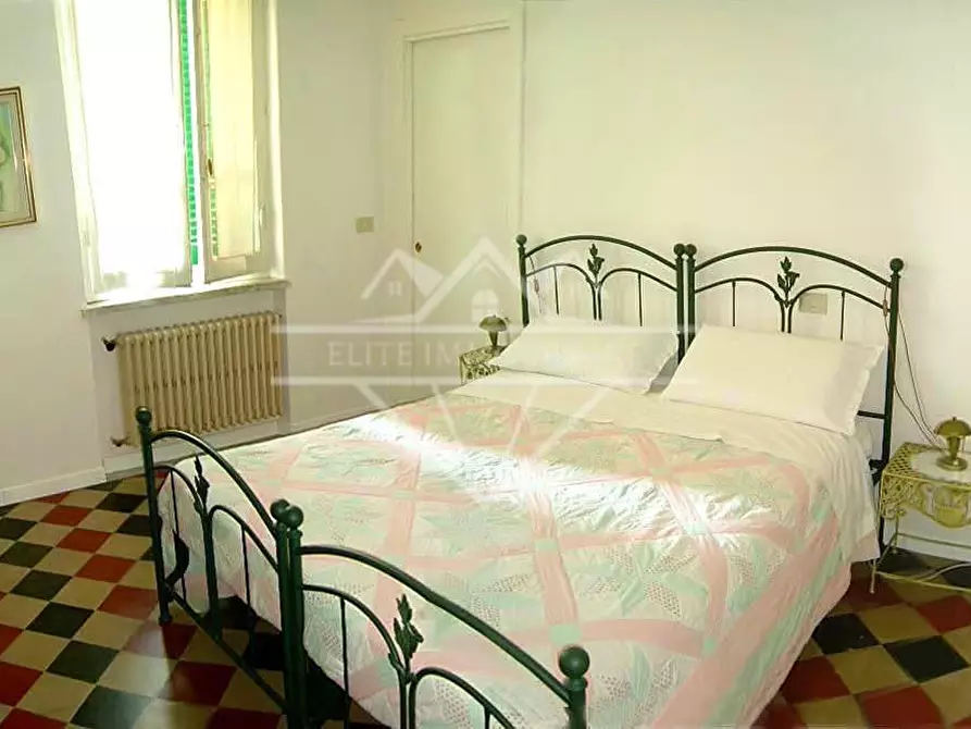 Immagine 16 di Villa in affitto  a Carrara