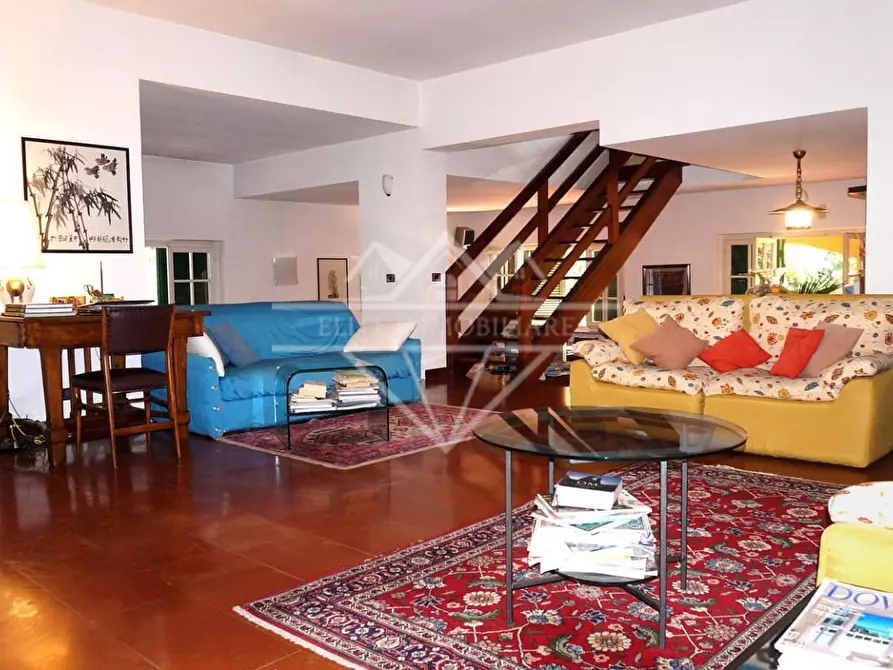 Immagine 8 di Villa in affitto  a Carrara