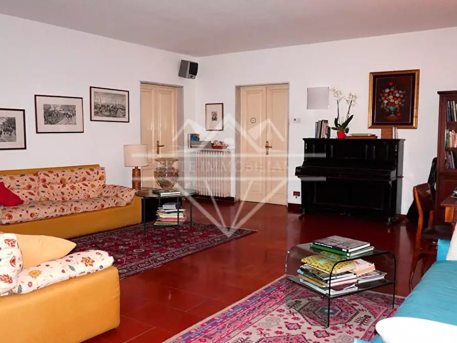 Immagine 7 di Villa in affitto  a Carrara