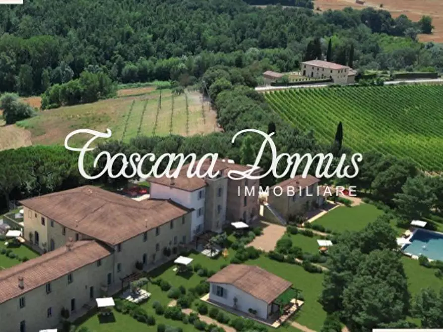 Immagine 15 di Porzione di casa in vendita  a Siena