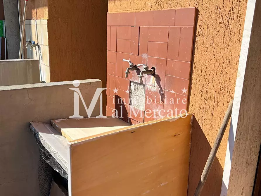 Immagine 11 di Appartamento in vendita  a Viareggio