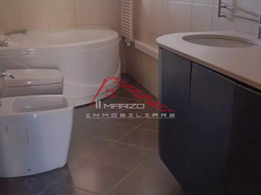 Immagine 11 di Appartamento in vendita  a Santa Maria A Monte