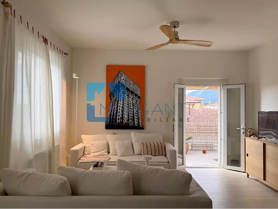 Immagine 6 di Appartamento in vendita  a Pietrasanta