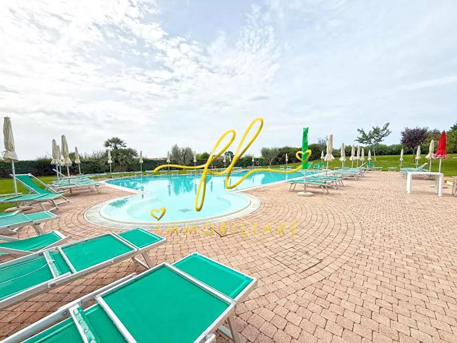 Immagine 11 di Appartamento in vendita  a Cecina