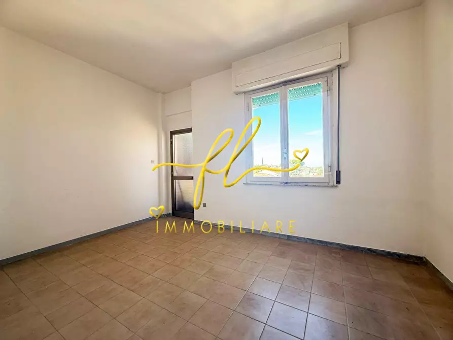 Immagine 9 di Appartamento in vendita  a Cecina