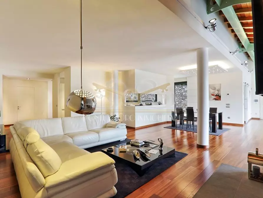 Immagine 12 di Villa in vendita  a Piazza Al Serchio