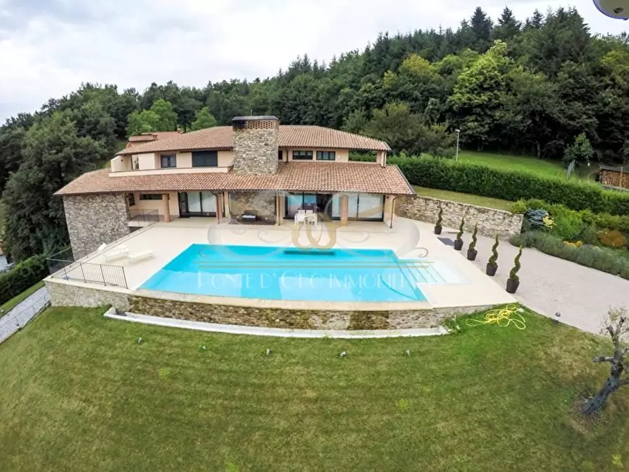 Immagine 5 di Villa in vendita  a Piazza Al Serchio