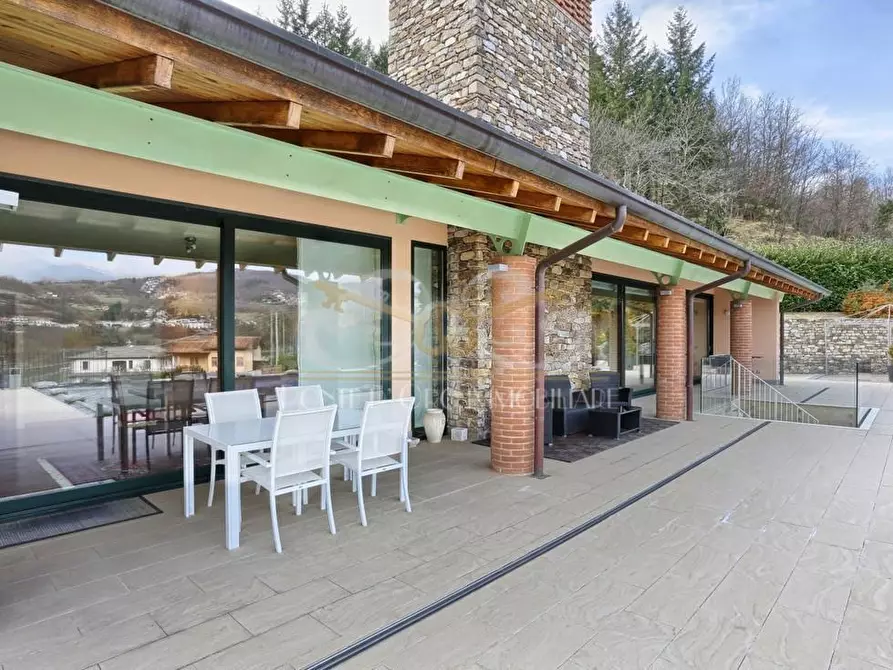 Immagine 6 di Villa in vendita  a Piazza Al Serchio
