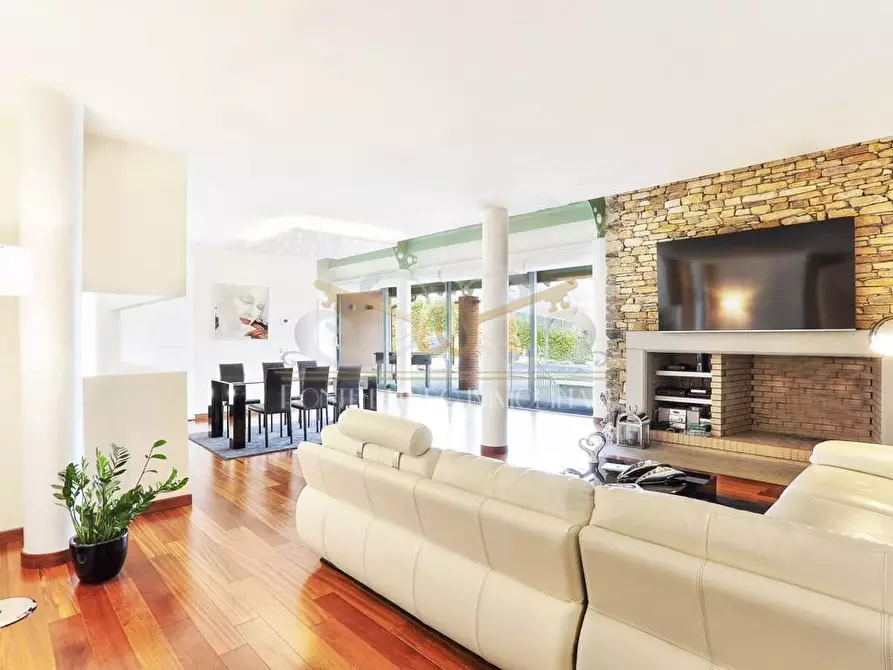 Immagine 2 di Villa in vendita  a Piazza Al Serchio