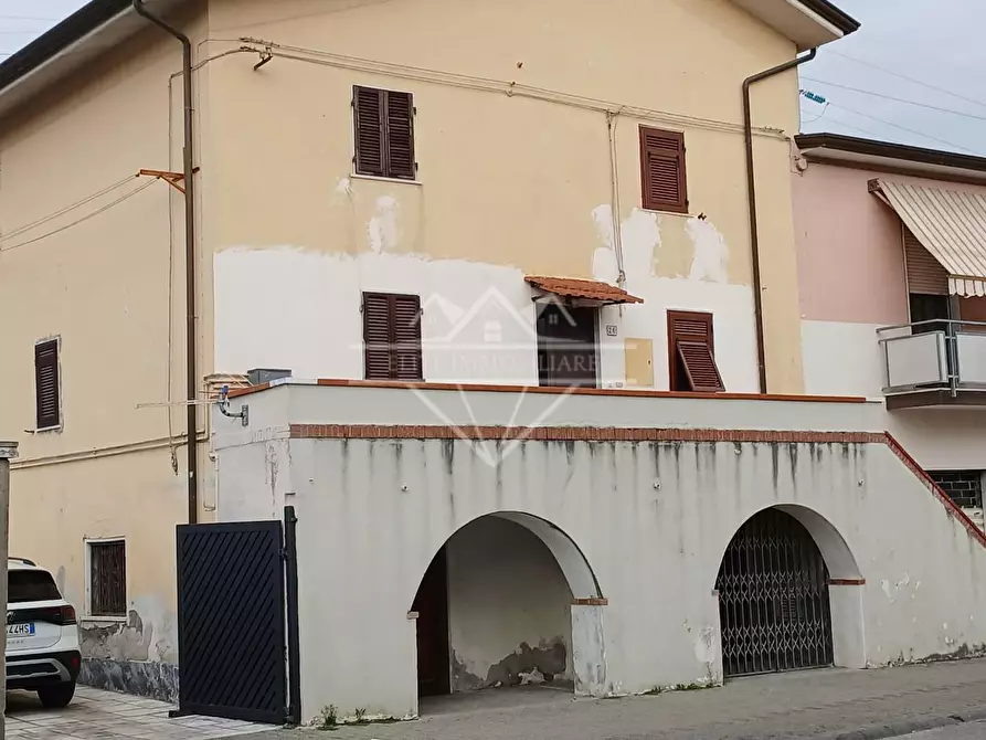 Immagine 18 di Appartamento in vendita  a Carrara