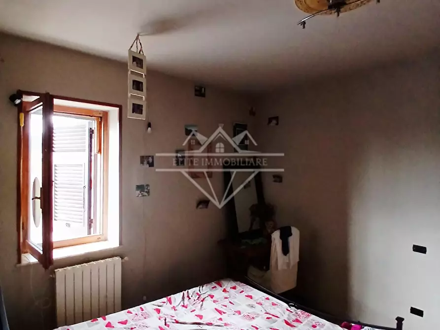 Immagine 2 di Appartamento in vendita  a Carrara