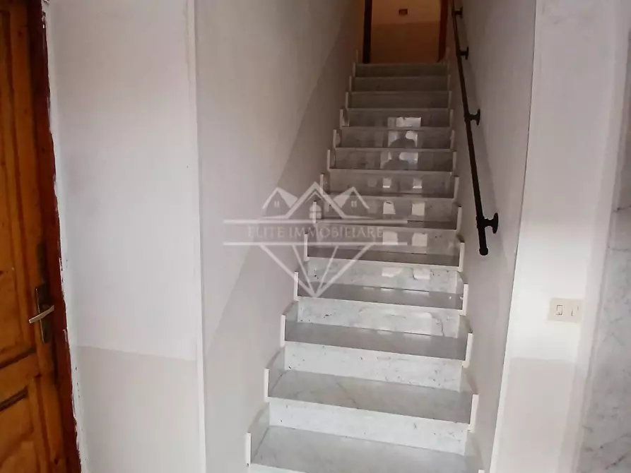 Immagine 13 di Appartamento in vendita  a Carrara