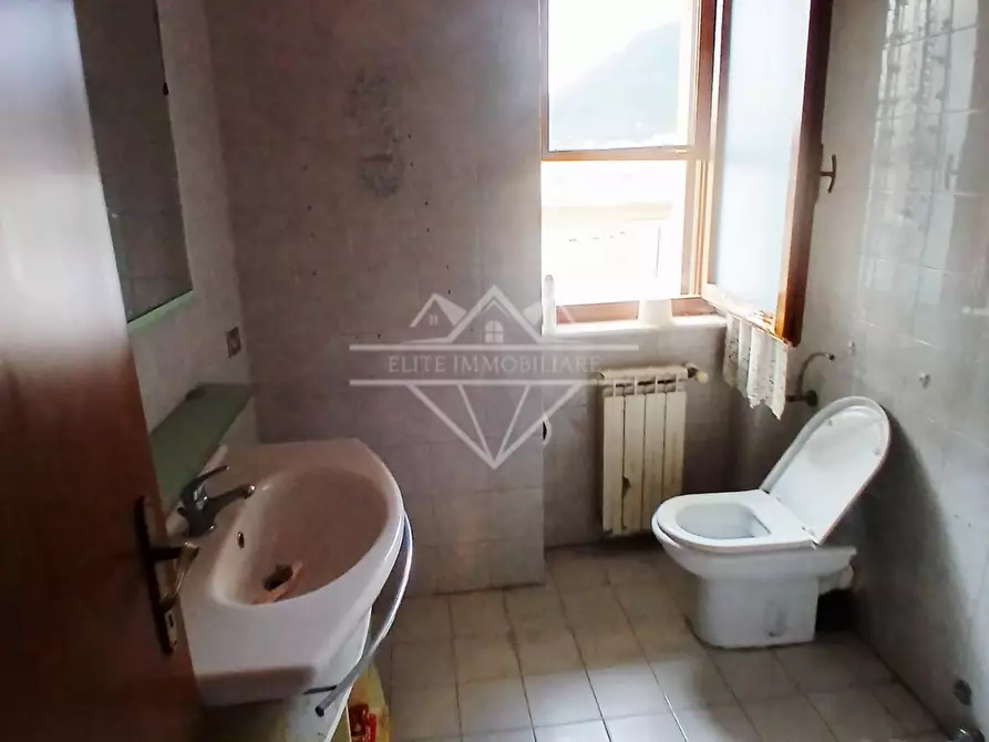 Immagine 5 di Appartamento in vendita  a Carrara