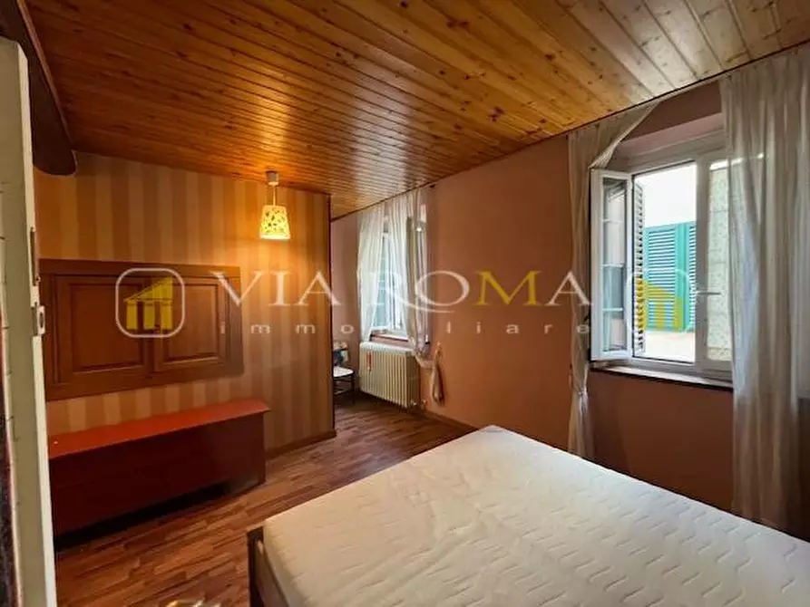 Immagine 2 di Appartamento in vendita  a Lucca