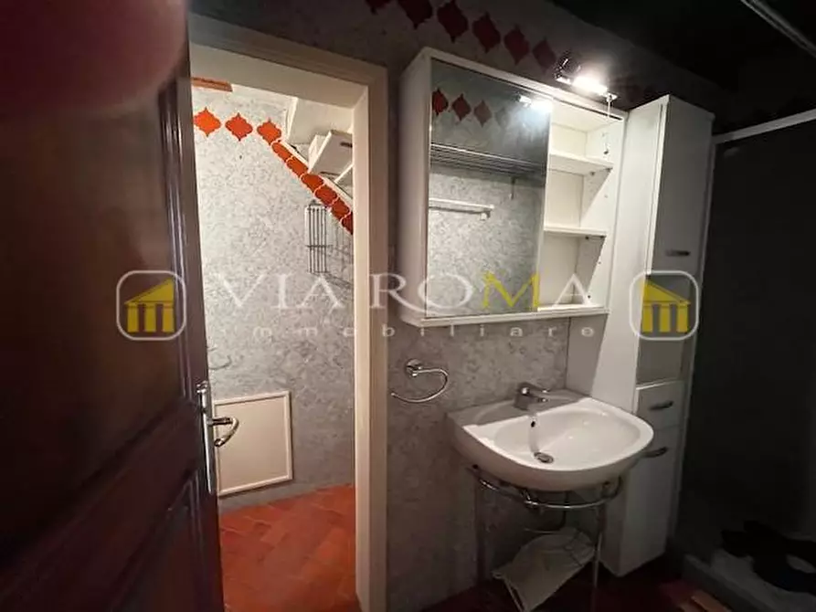 Immagine 6 di Appartamento in vendita  a Lucca