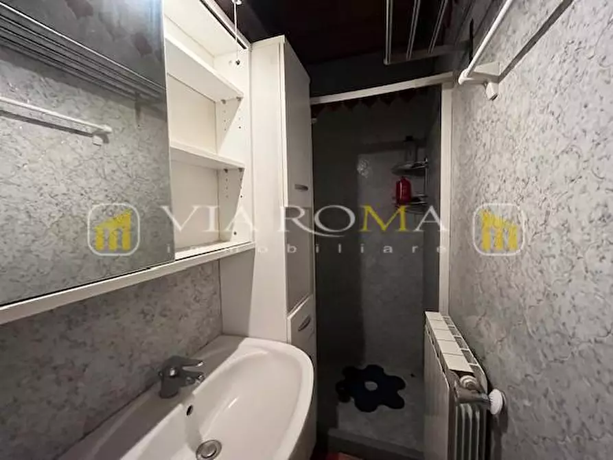 Immagine 7 di Appartamento in vendita  a Lucca