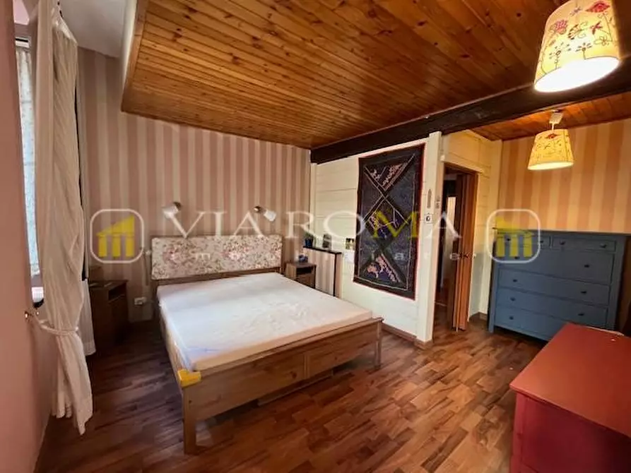 Immagine 4 di Appartamento in vendita  a Lucca