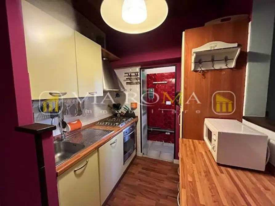 Immagine 14 di Appartamento in vendita  a Lucca