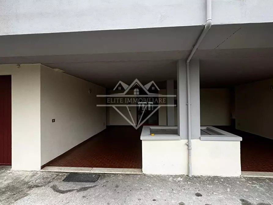 Immagine 9 di Appartamento in vendita  a Carrara