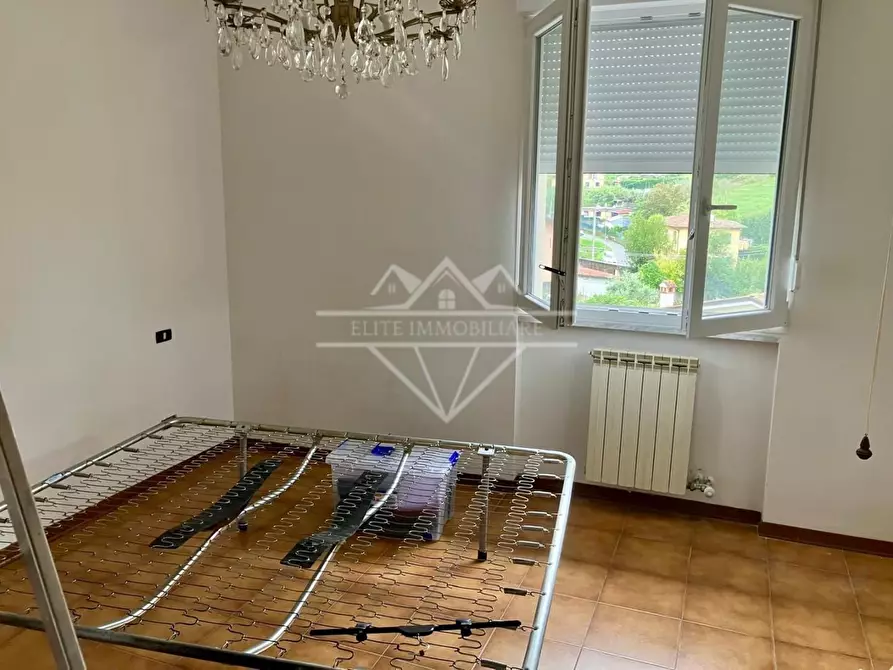 Immagine 5 di Appartamento in vendita  a Carrara