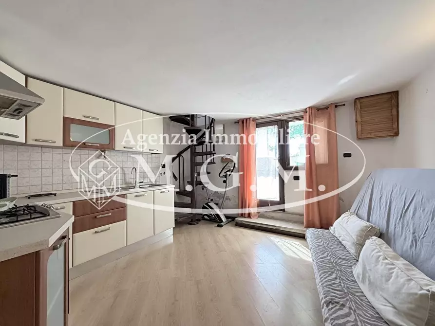 Immagine 28 di Appartamento in vendita  a Santa Maria A Monte