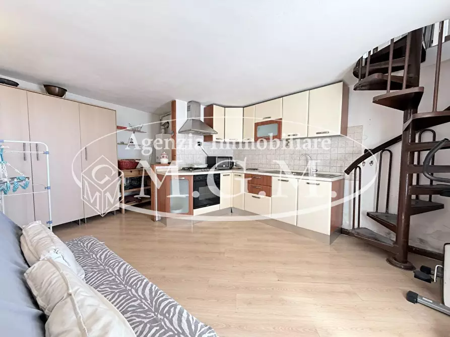 Immagine 26 di Appartamento in vendita  a Santa Maria A Monte