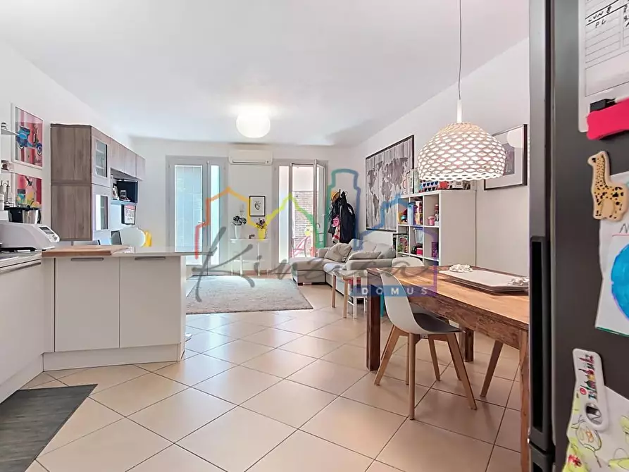 Immagine 11 di Appartamento in vendita  a Pisa