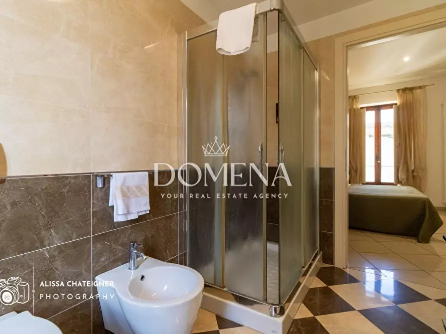 Immagine 13 di Appartamento in vendita  a Siena