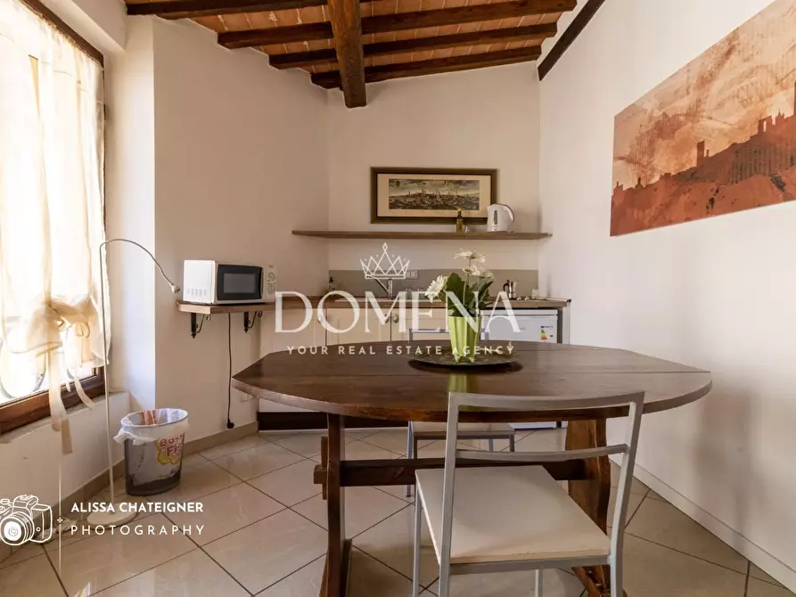 Immagine 4 di Appartamento in vendita  a Siena