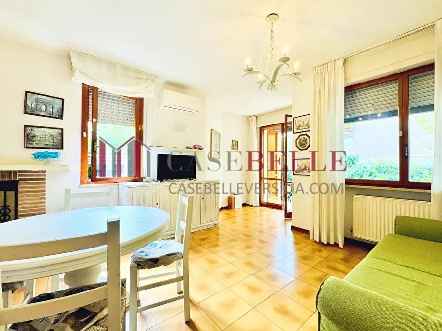 Immagine 51 di Villetta a schiera in vendita  a Pietrasanta