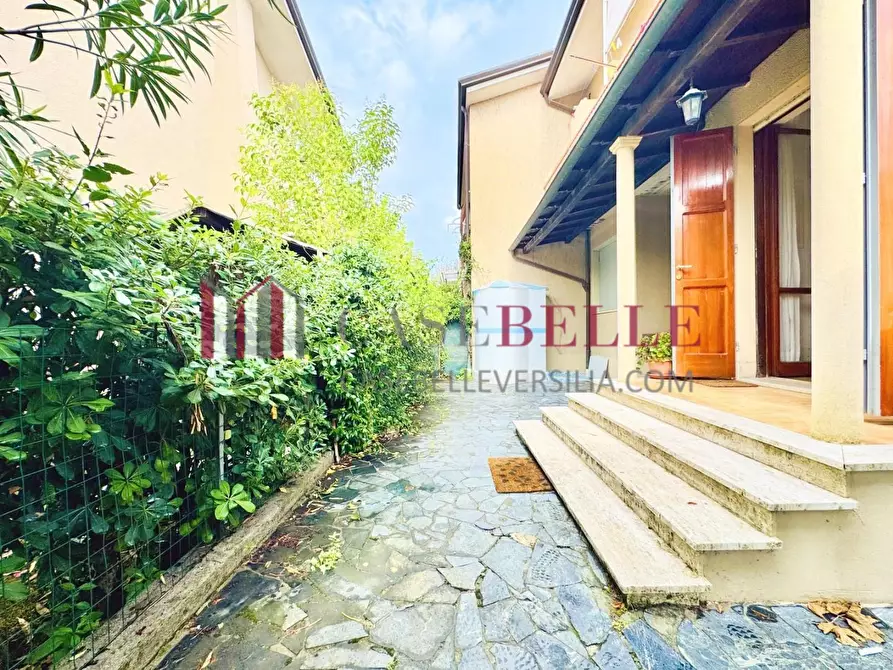 Immagine 53 di Villetta a schiera in vendita  a Pietrasanta