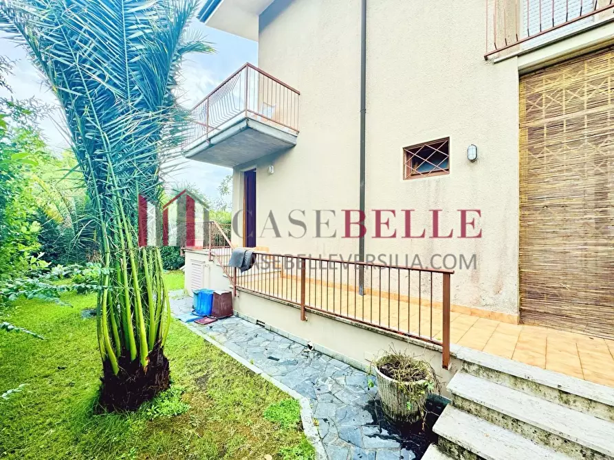 Immagine 28 di Villetta a schiera in vendita  a Pietrasanta