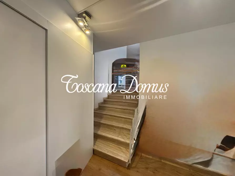 Immagine 4 di Negozio in vendita  a Siena