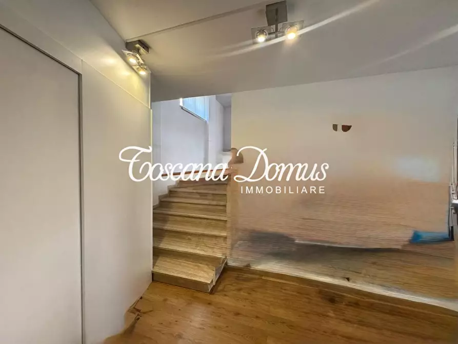 Immagine 3 di Negozio in vendita  a Siena