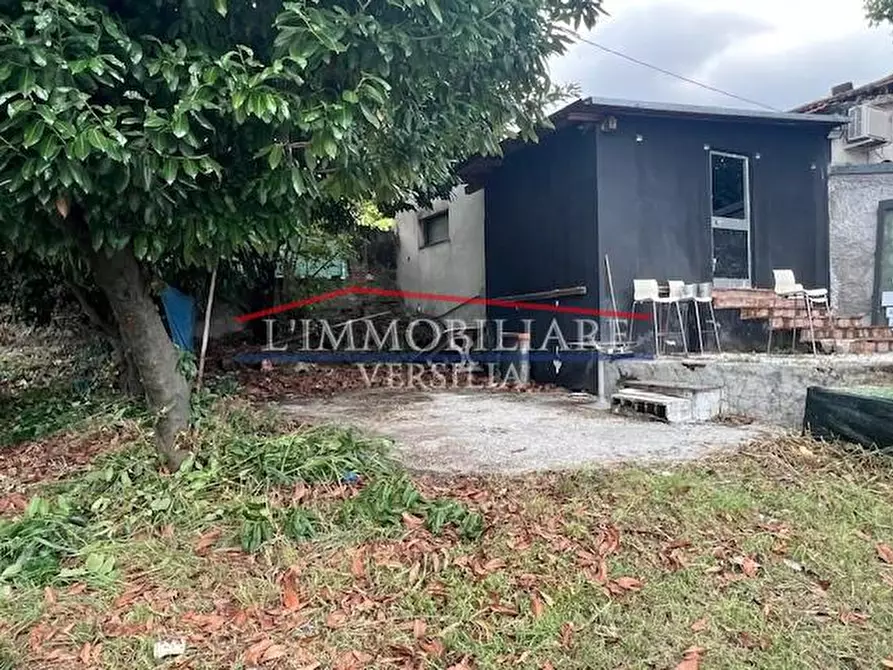 Immagine 5 di Laboratorio in vendita  a Massa