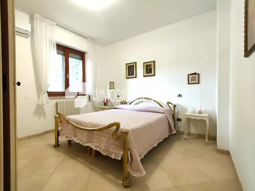 Immagine 9 di Appartamento in vendita  a Massa