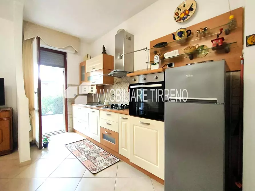 Immagine 4 di Appartamento in vendita  a Massa