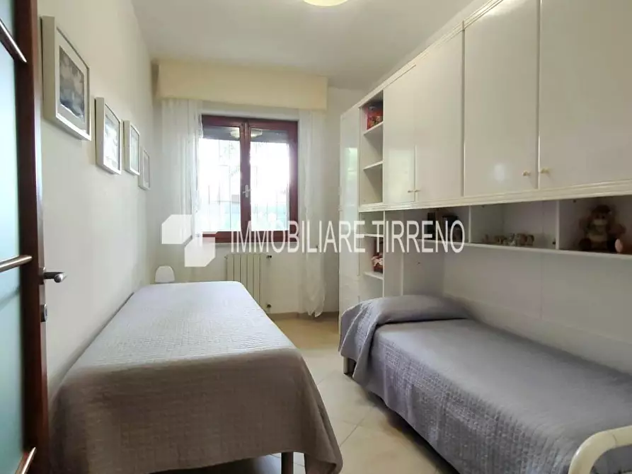 Immagine 10 di Appartamento in vendita  a Massa