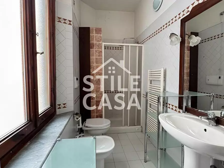 Immagine 14 di Appartamento in vendita  a Montecatini Terme