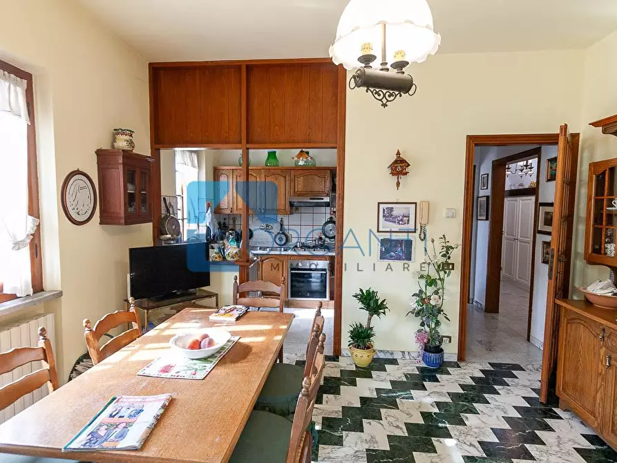 Immagine 18 di Villa in vendita  a Seravezza