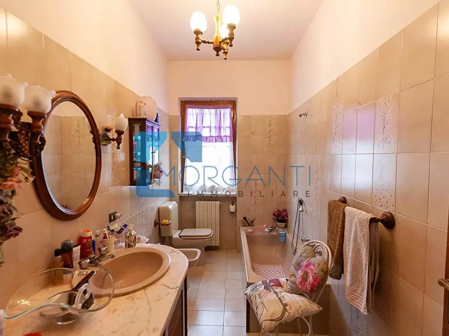 Immagine 17 di Villa in vendita  a Seravezza