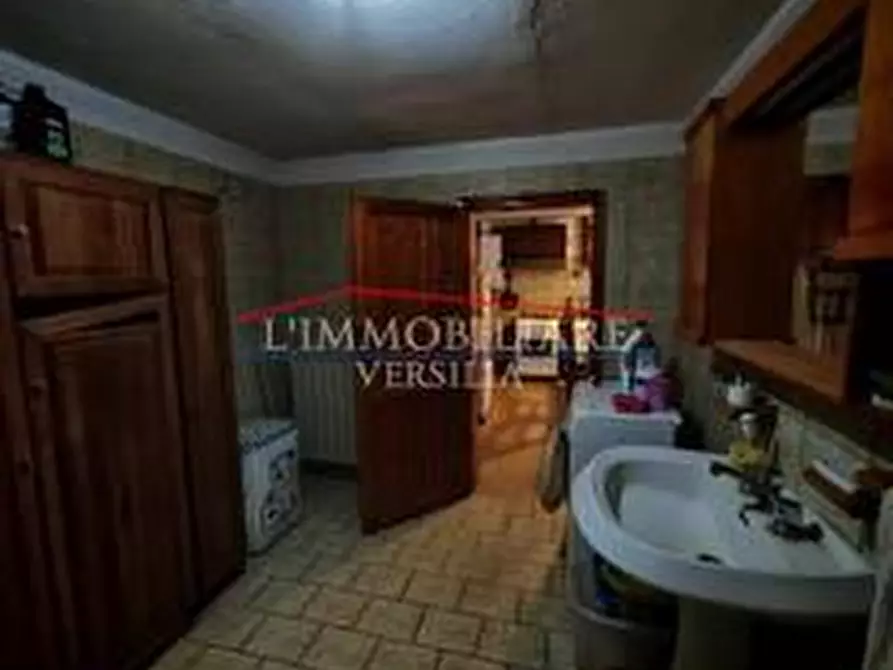 Immagine 18 di Casa indipendente in vendita  a Massa